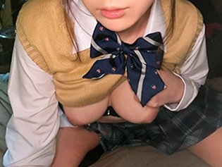 ＜制服＞Eカップ巨乳美少女の濃密ハメ撮りっ！ギンギンの勃起チンポを挿入して完全にビッチ反応///