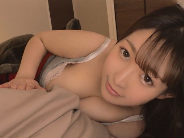 【深夜の痴女プレイ】 隣のベッドで寝ている巨乳彼女が夜這い！ 優しくもエロいテクで悶々男子を骨抜きに♡