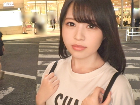 【美尻娘の淫乱プレイ】美白美尻の美少女が愛液垂らして感じまくり！べちょ濡れマンコを激ピストンで刺激され、イキ乱れるエロカワ娘♡