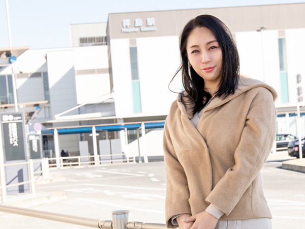 【禁断の火遊び】『もう我慢できない…』40代人妻が旦那以外の男に溺れる！火照ったカラダでチンコを求め、蕩けるような表情で挿入を懇願する熟女のヤバい本気セックス！