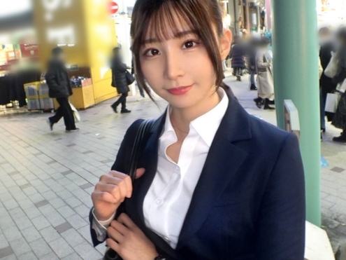 【パンスト破りのOLナンパ】『やだ…恥ずかしい…』スーツ姿の黒パンストOLをゲット！パンストビリビリにして美尻を露出し、バックから激ピストンで感じさせる！