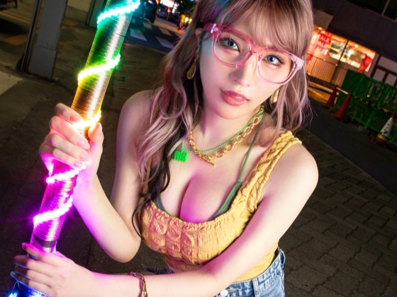 【ギャル神降臨】バチクソ可愛いイマドキギャルが素人宅で大暴れ！♡ 肉棒に跨り、ズボズボ激ピストンで感じまくり！♡ エロすぎる腰使いで男を骨抜きにするギャルの本気セックス！