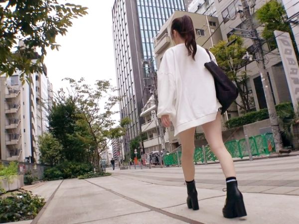 【アイドル候補生の過激サービス】『こんなことまで…』スレンダー美少女が全身でご奉仕！手コキ＆フェラで濃厚ザーメンを口内射精♡アイドルを目指す彼女の意外なエロ技に驚愕！