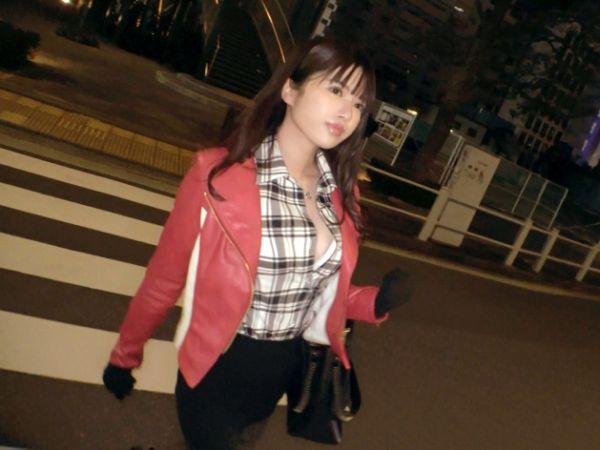 【美巨乳美女の過激プレイ】『気持ち良すぎる…』露出好きの素人美女がオイルまみれで巨根に突かれ、ロケットおっぱいがバインバイン！電マ手マンでアクメ顔を晒す！！