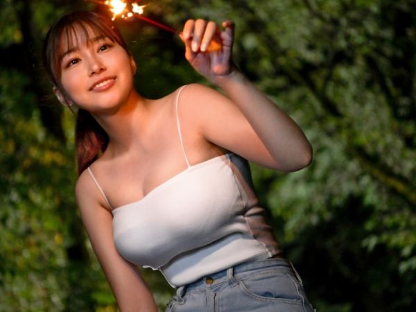 【田舎で禁断の恋】『東京じゃできないよ…』巨乳娘が田舎で出会った野性的な男とひと夏の情熱的な関係に！ワンルームで繰り広げられる濃厚なセックスが止まらない！♡