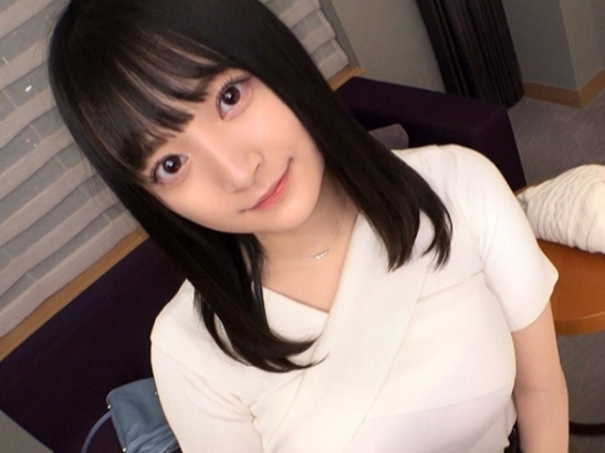 【巨乳ちゃんの色白美ボディ】ぷるぷるおっぱいが揺れる！敏感なカラダで肉棒を咥え込み、激しく突かれて感じまくる巨乳女子の淫乱セックス！♡