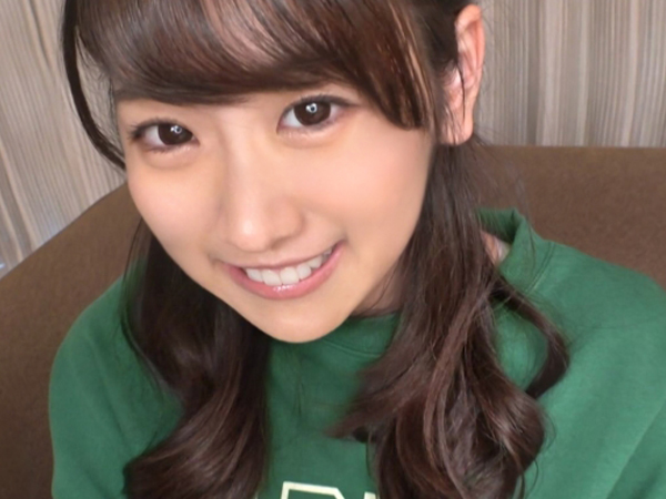 【素人女子大生】大きな瞳がキュートな美少女JD！騎乗位で激しく腰振り、感じまくる姿に興奮MAX！何度もイカされちゃう敏感ボディがエロすぎる♥