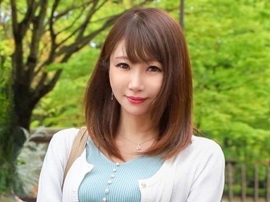 【三十路奥様の危険な遊び】『旦那には内緒…』欲求不満な人妻が禁断のエッチに挑戦！チンポを喉奥まで咥え込み、発情MAXで騎乗位セルフピストン！腰振りが止まらない！♡